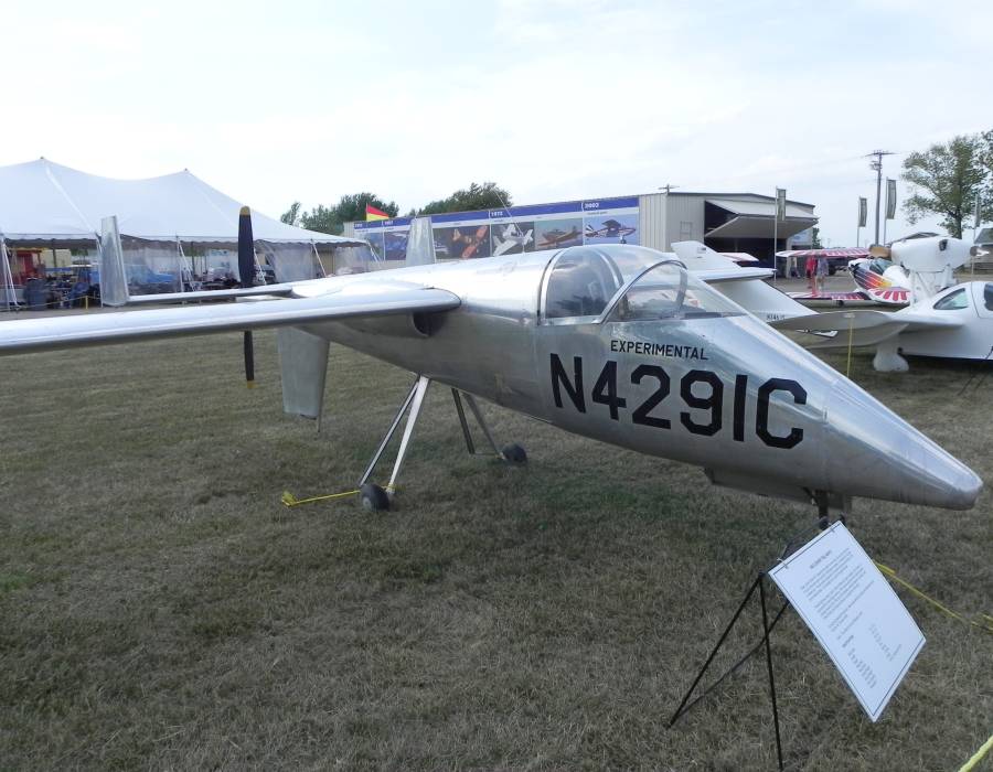 oshkosh_2012_day2_056.jpg